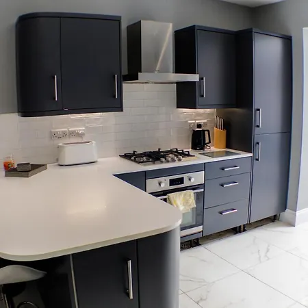 Throxenby - 3 Bed House Sleeps Up To 10 *